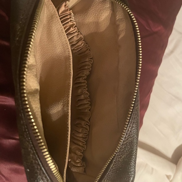 🤎Louis Vuitton Vintage Preloved Cosmetic Bag💛 - Picture 2 of 3